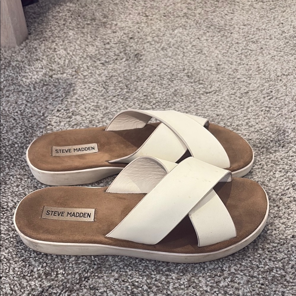 Steve Madden White and Brown Slide Sandals